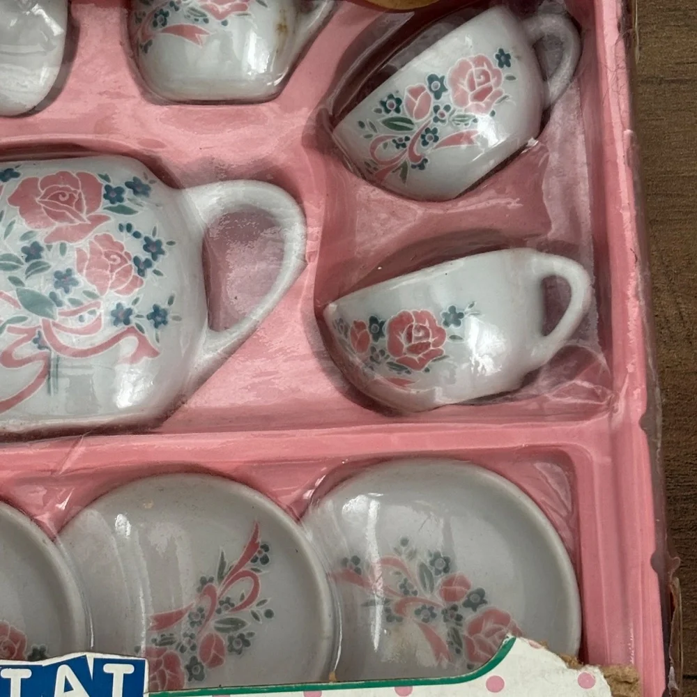 NIB VINTAGE 1998 Battat FLORAL TEA SET Play White Pink Rose Porcelain 13 pc NEW